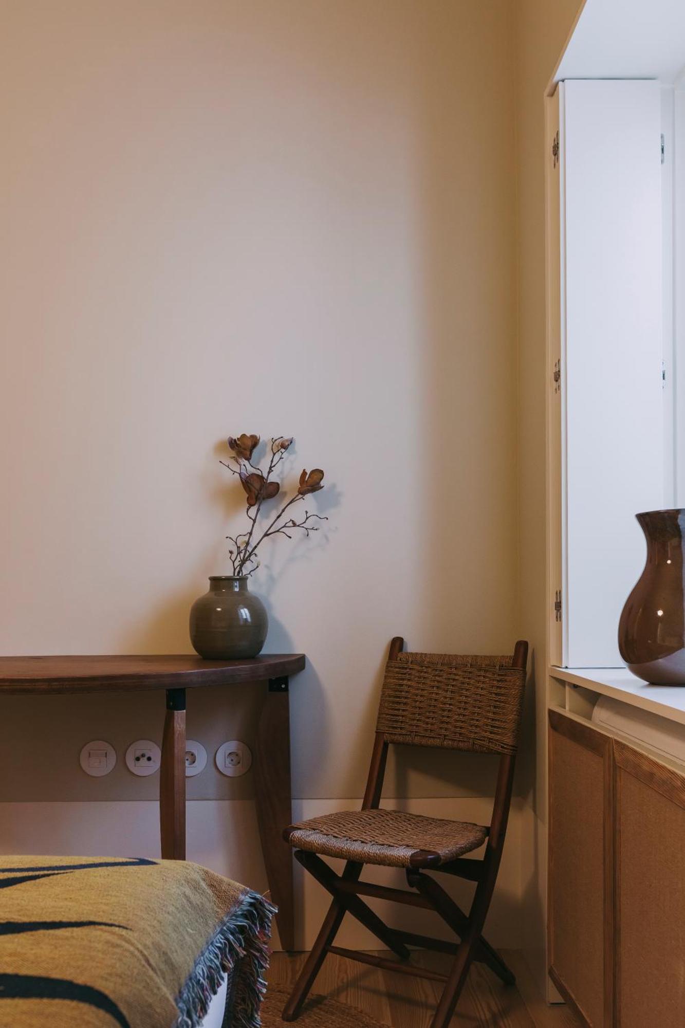 Village Aparthotel By Boa Порту Номер фото A wall painted with a light shade of beige